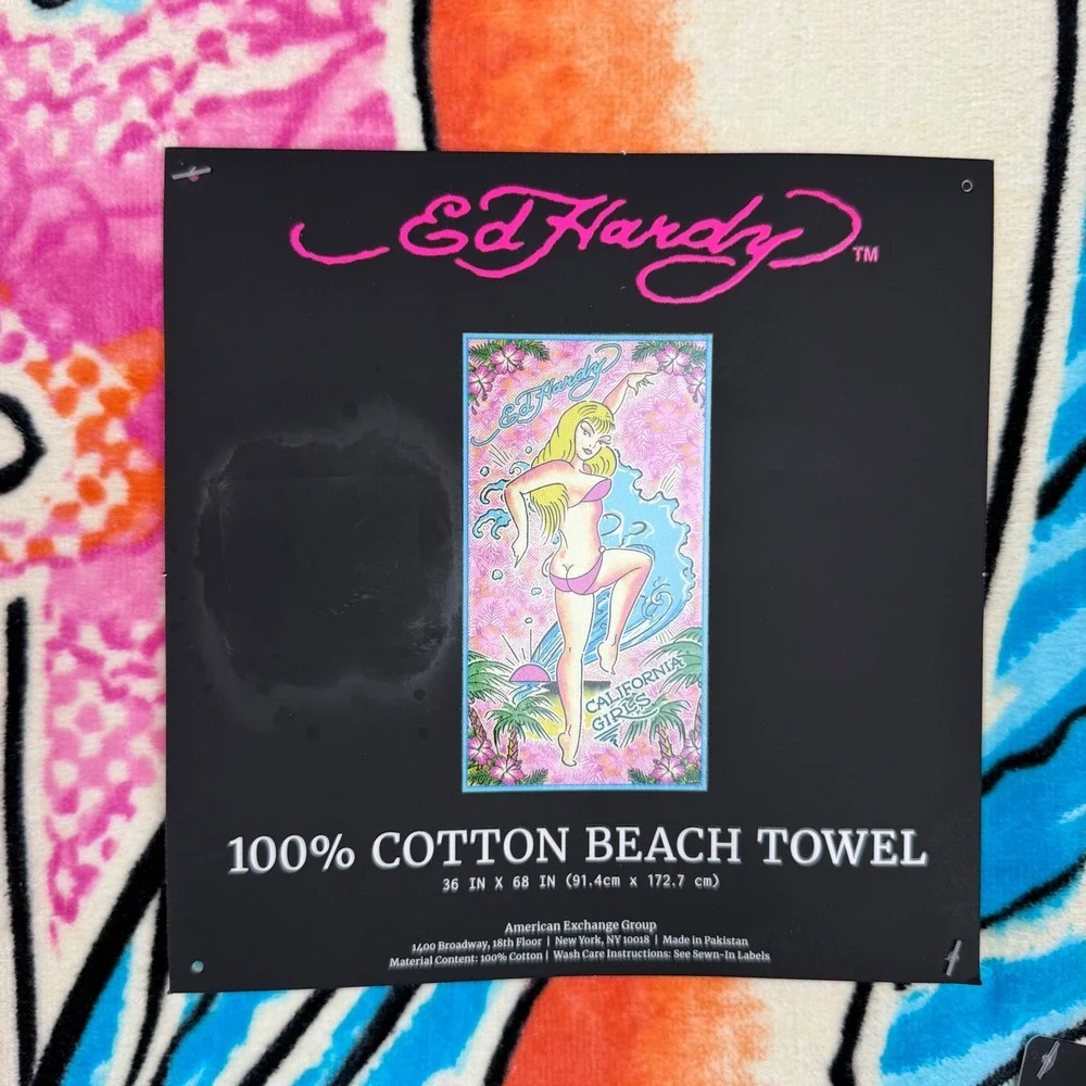 Ed Hardy California Girls Beach Towel 100% Cotton Pink Pinup Tattoo Art 36x68